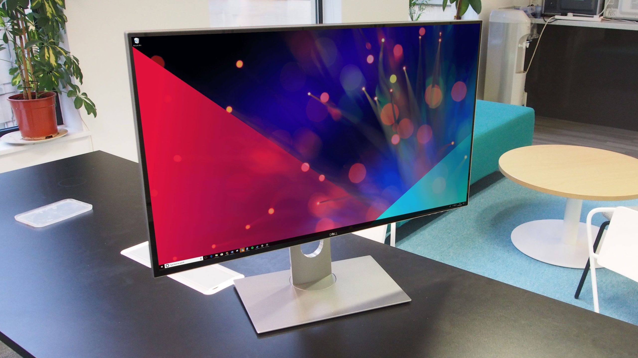 مانیتور Dell UltraSharp UP3218K 8K monitor